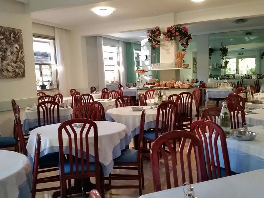 Hotel Emma Nord Rimini Zewnętrze zdjęcie