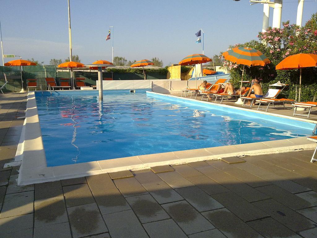 Hotel Emma Nord Rimini Zewnętrze zdjęcie